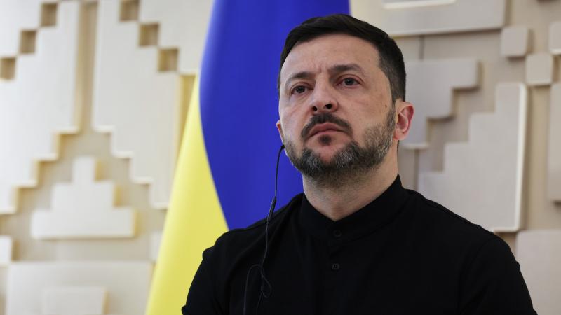 Zelenszkij határozottan szankciókat sürget, amennyiben Oroszország visszautasítja a teljes körű tűzszünetet.