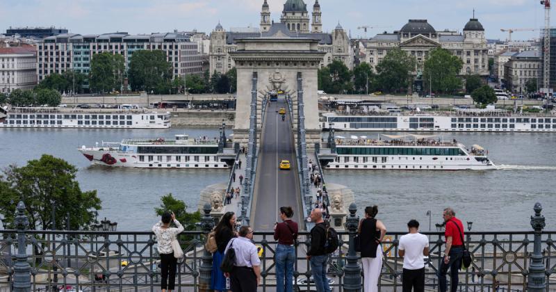 Egy részletes, 179 oldalas elemzés készült Budapest aktuális helyzetéről, amely rávilágít a fővárost fenyegető veszélyekre és a csőd lehetőségére.