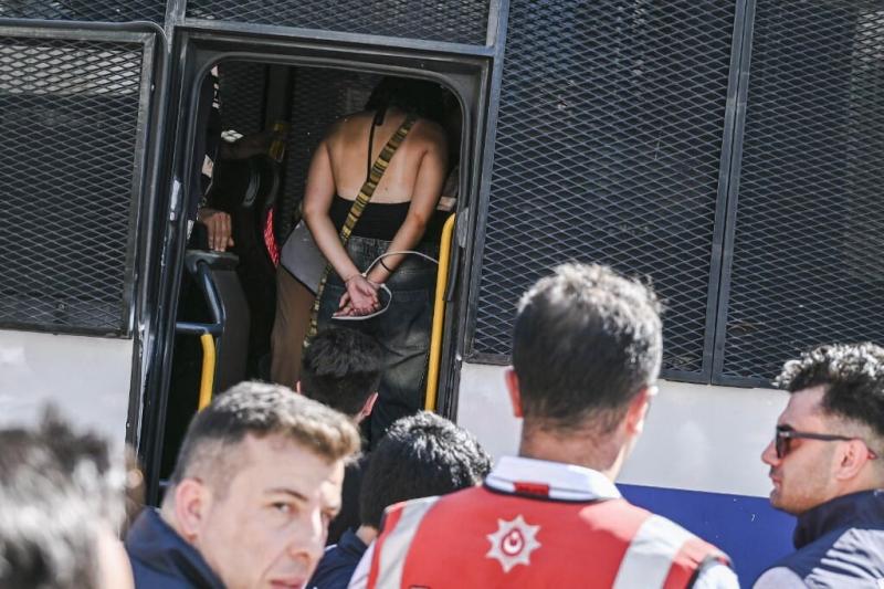 Isztambulban a betiltott Pride felvonulás előtt több mint 50 embert vettek őrizetbe.
