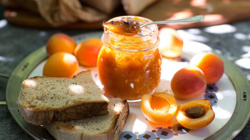 A legfinomabb sárgabaracklekvár receptje – élvezzük ki a hazai termés adta lehetőségeket, amíg tart!