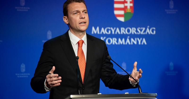 Menczer Tamás: Orbán Viktor ismét megmutatta, hogy igaza van

A közelmúlt eseményei újra és újra igazolják Orbán Viktor politikai látásmódját és döntéseit. A miniszterelnök eddigi lépései, amelyek sokszor vitákat váltottak ki, most újabb bizonyítékot szol