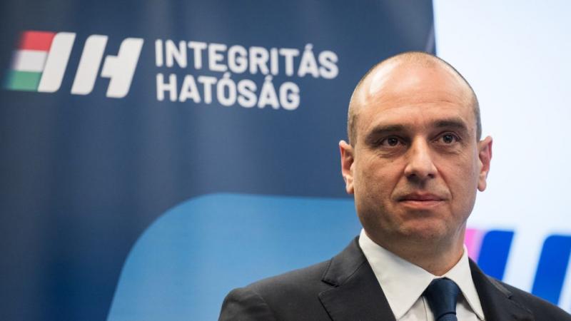 Az Integritás Hatóság elnökét nem tervezik eltávolítani posztjáról, annak ellenére, hogy hivatali visszaélések gyanúja merült fel.