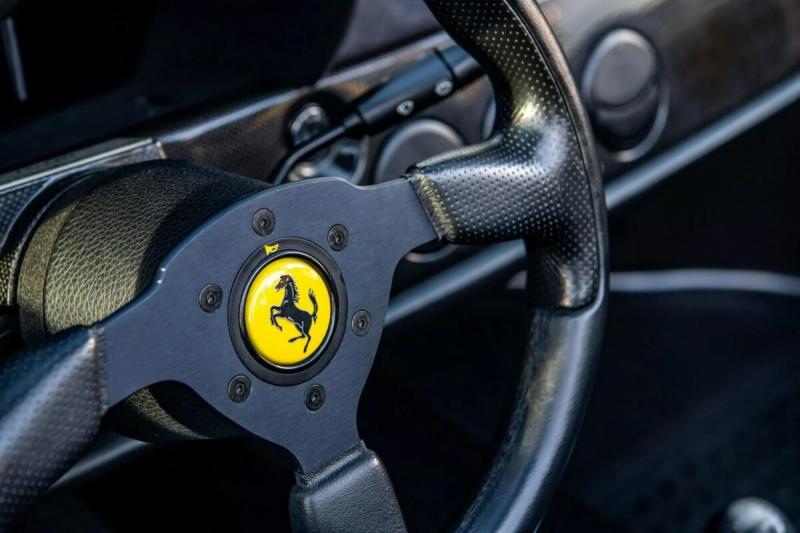 Rekordáron talált új gazdára a divatvilág ikonikus Ferrarija.