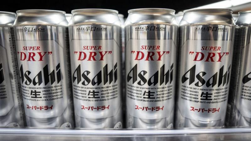 Japánban hamarosan készletkihordás várható az Asahi sörből, miután kibertámadás érte a vállalatot. Az incidens következtében a gyártási és szállítási folyamatok jelentős mértékben lelassultak, így a népszerű ital hamarosan eltűnhet a boltok polcairól. A h